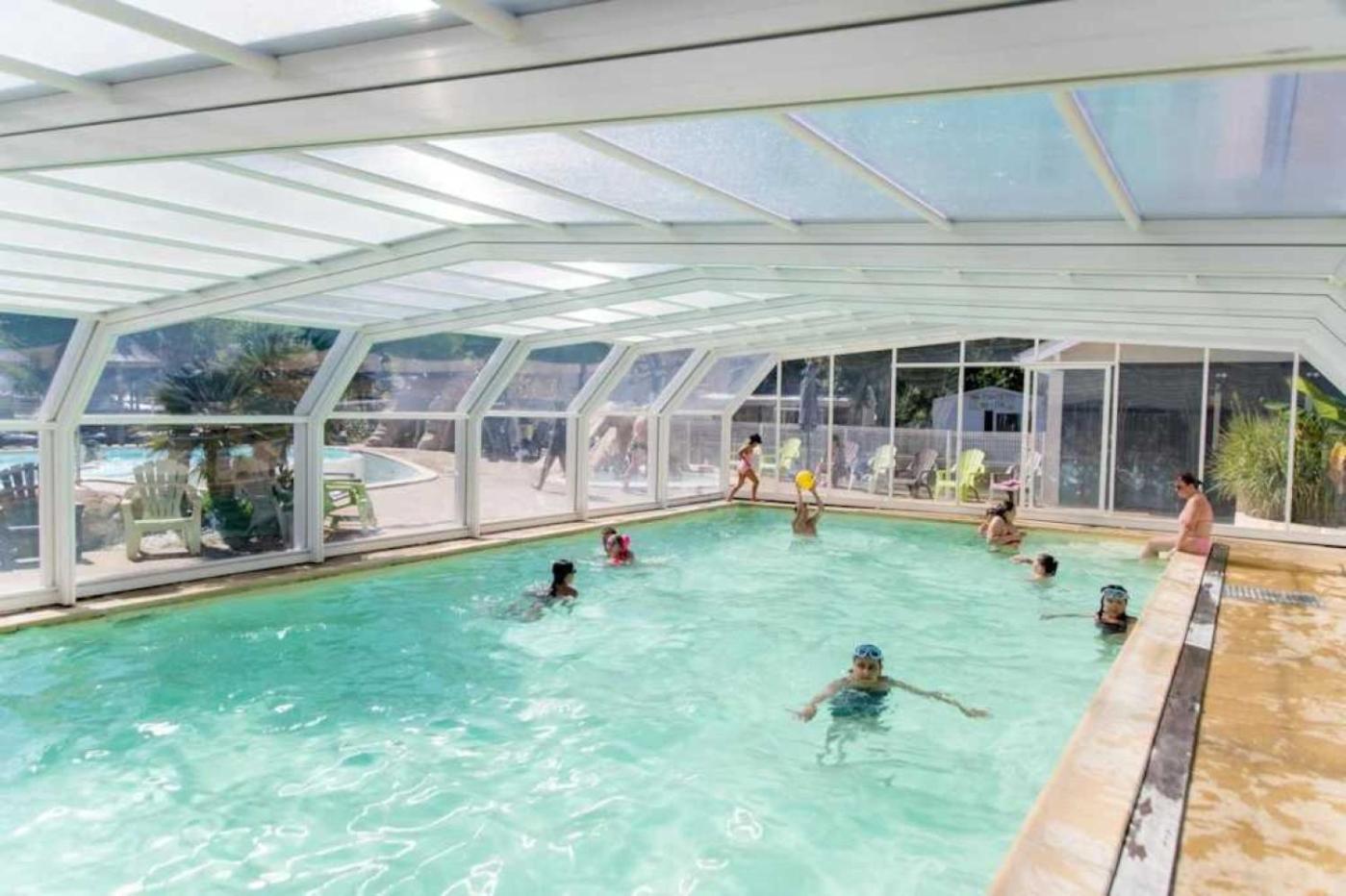 4 Etoiles - Piscine - Eebife *